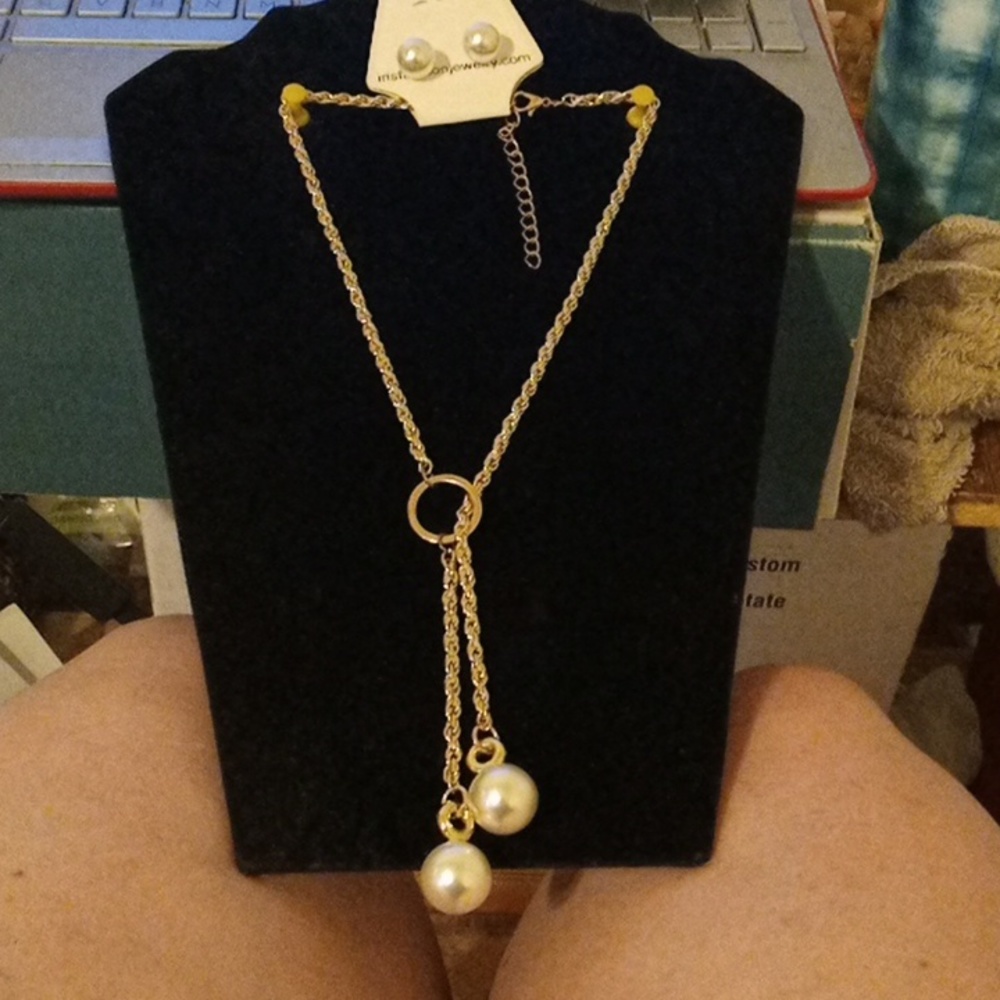Jewelry - Picture 2 of 4